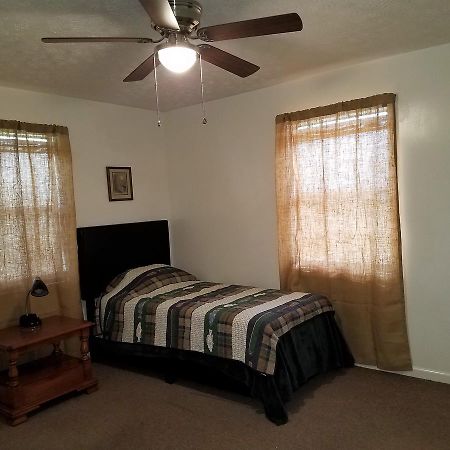 Aurora Ky Lake Area Cabin מראה חיצוני תמונה
